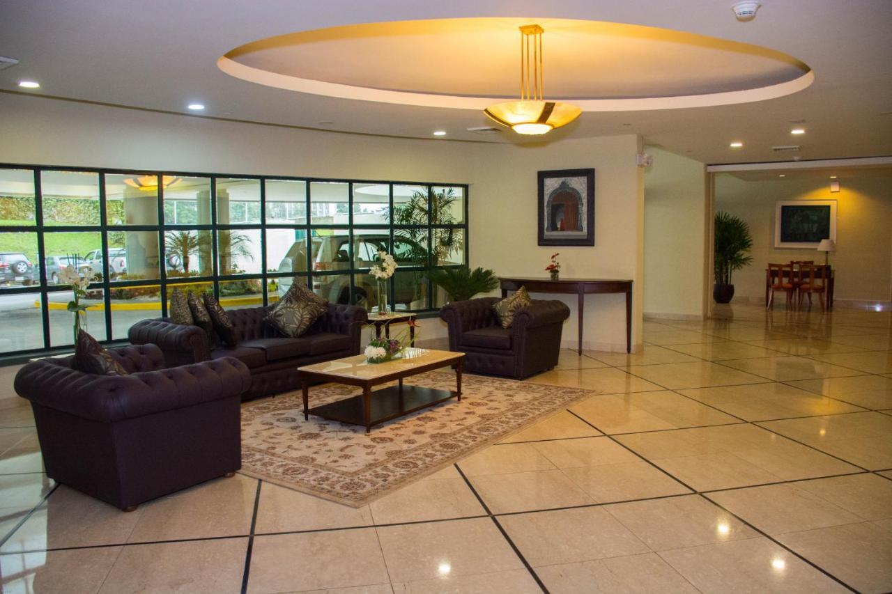 Aparta Hotel Torres De Suites キト エクステリア 写真