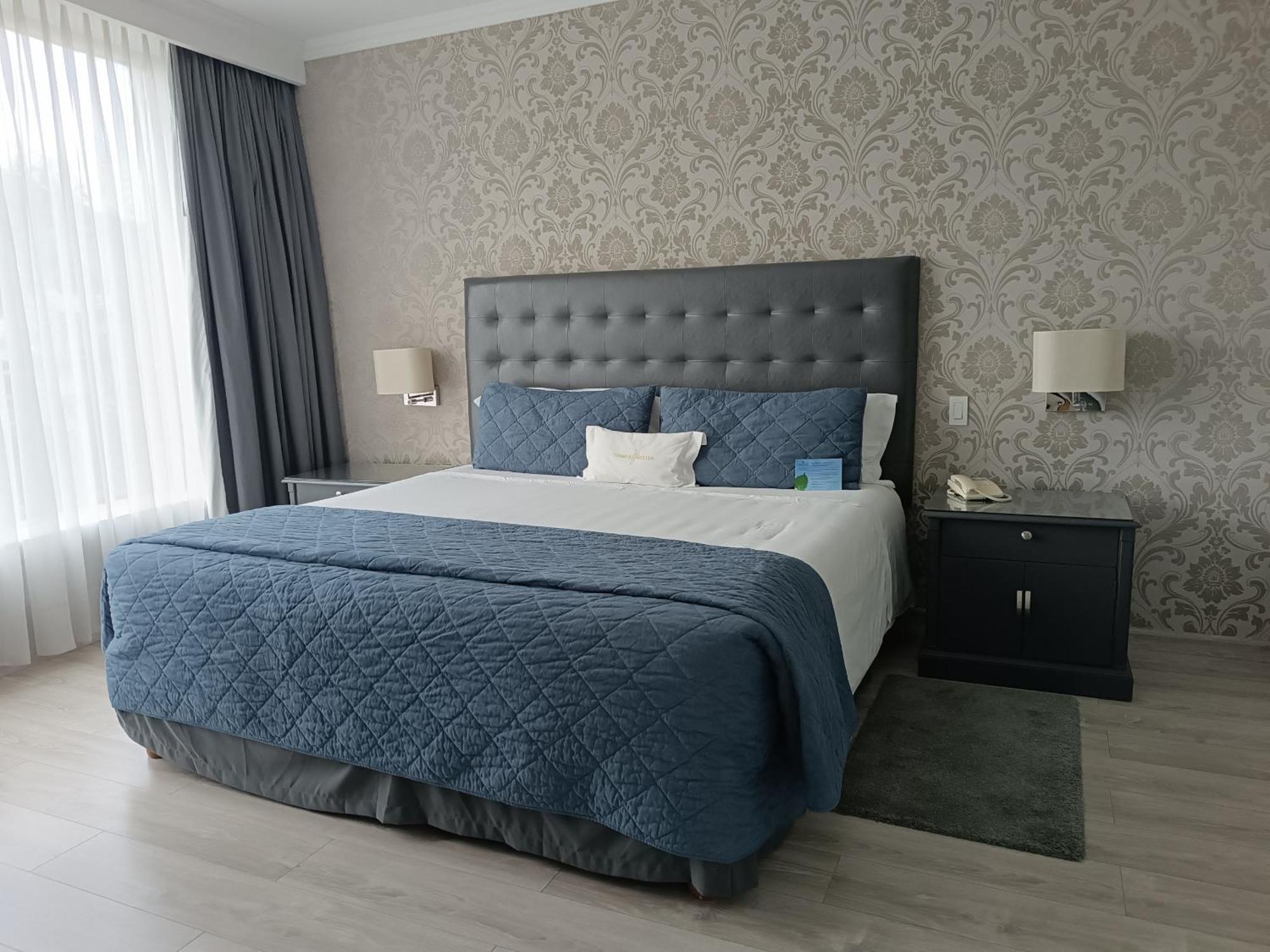 Aparta Hotel Torres De Suites キト エクステリア 写真