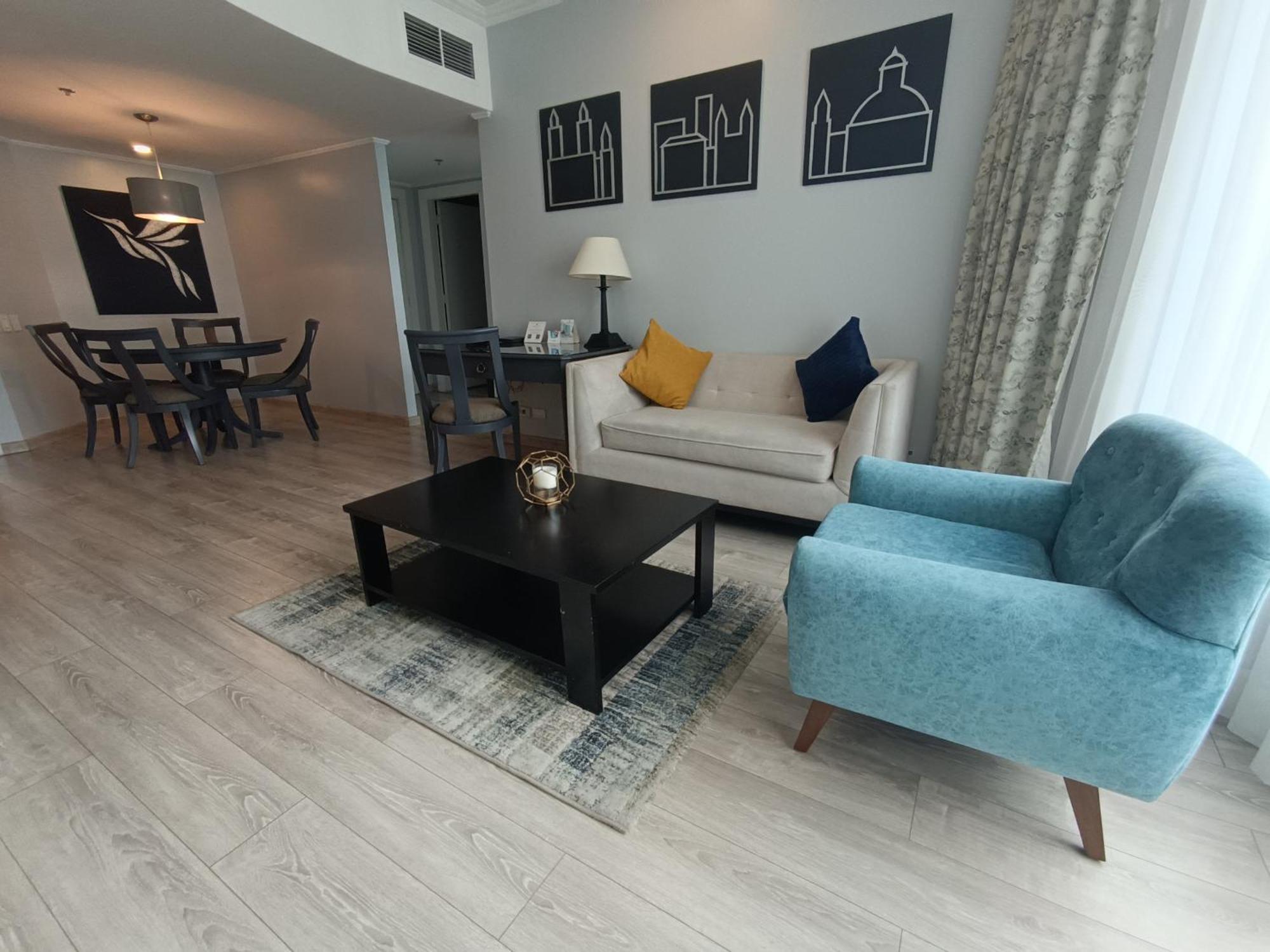 Aparta Hotel Torres De Suites キト エクステリア 写真
