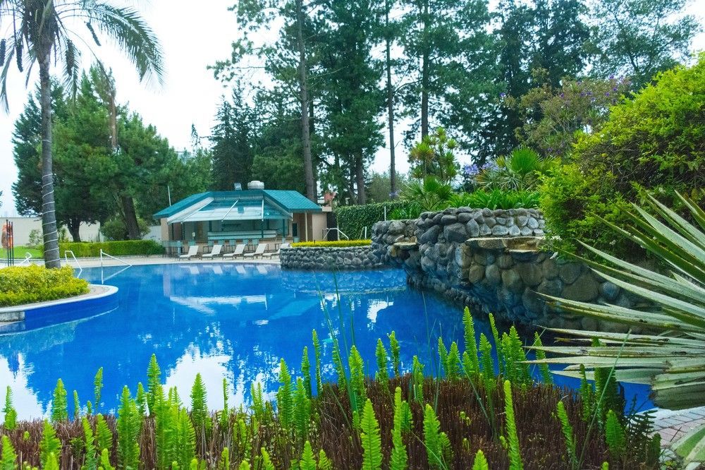 Aparta Hotel Torres De Suites キト エクステリア 写真